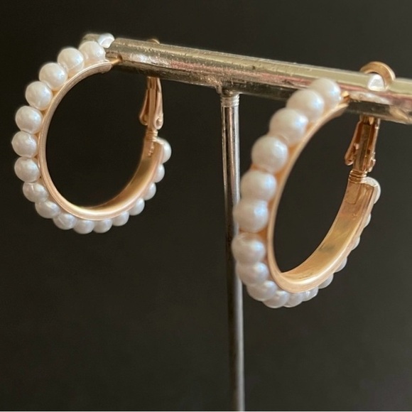 Gold Pearl Hoop Fashion Earrings - NWT - Picture 10 of 10